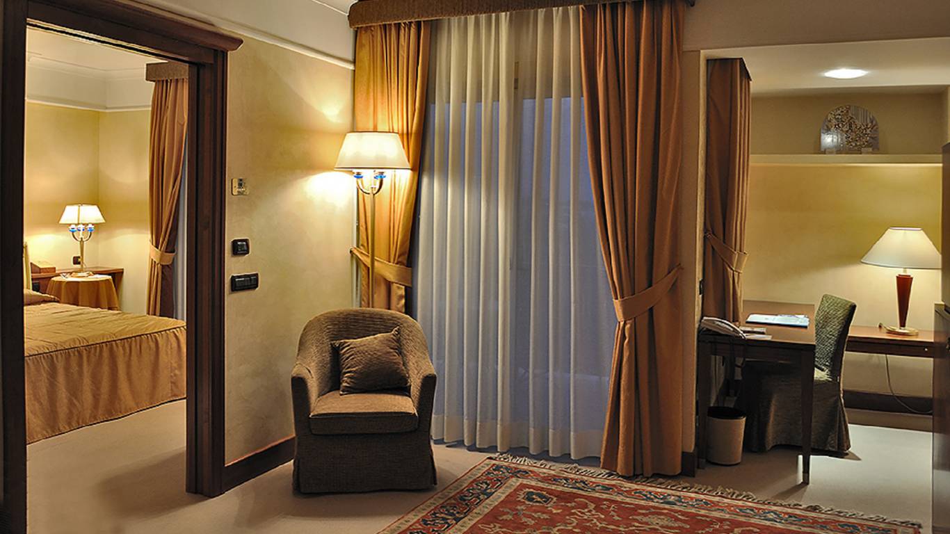 Suite--De--Luxe2--Hotel-Pineta-Palace-Roma