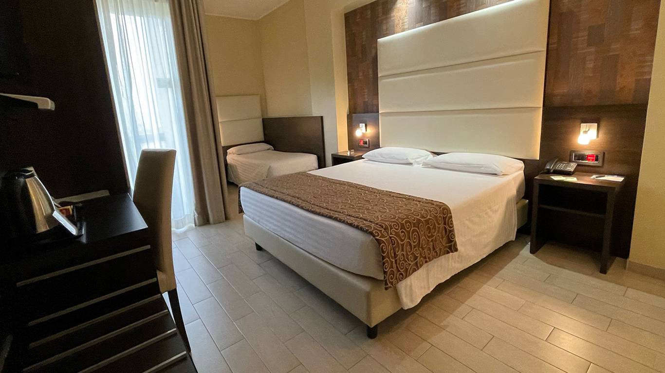 Hotel-Pineta-Palace-Rome-comfort-premium-room-7
